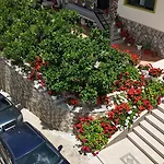 Villa Meminaj