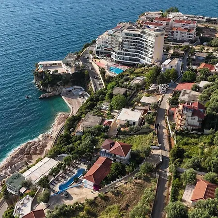 Meminaj Villa Vlorë